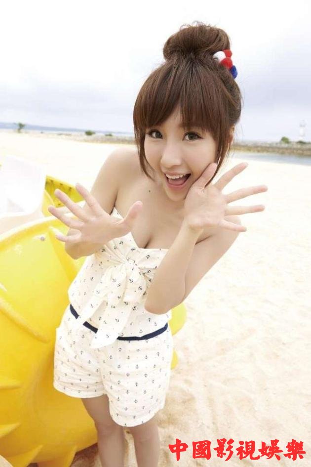 小茉莉推性感写真