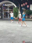 徐娇晒刘嘉玲搞笑照片：总是谜之杜甫同款